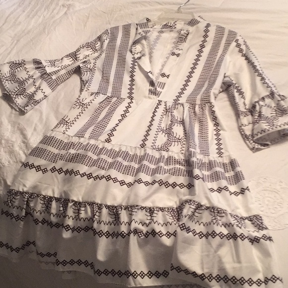 Dress - Picture 1 of 3